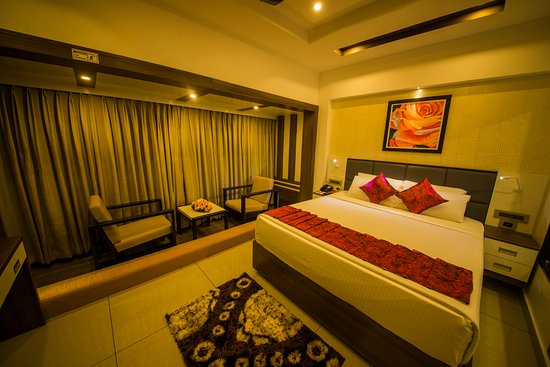 CITY TOURIST HOME VADAPURAM